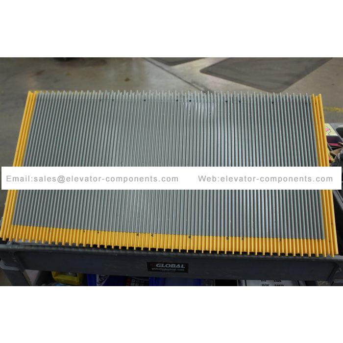 Elevator 4EK STEP SILVER WITH 3 YELLOW INSERTS 1705842600 FUJILF Elevator Spare Parts